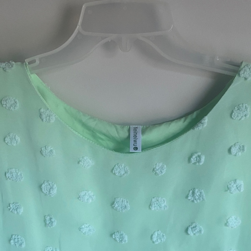 Neineiwu Mint Green Textured Top